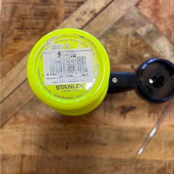 Open to offers! Stanley neon Yellow 30 oz Travel tumbler with Handle - Picture 6 of 6